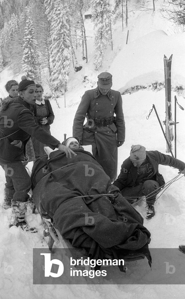 Rescue team in Blons after the avalanche disaster, 1954 (b/w photo)