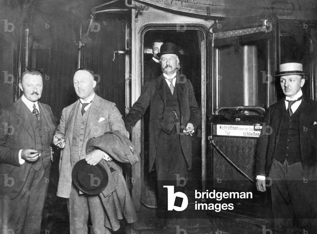 Reich Chancellor Fehrenbach on his way to Spa, 1920