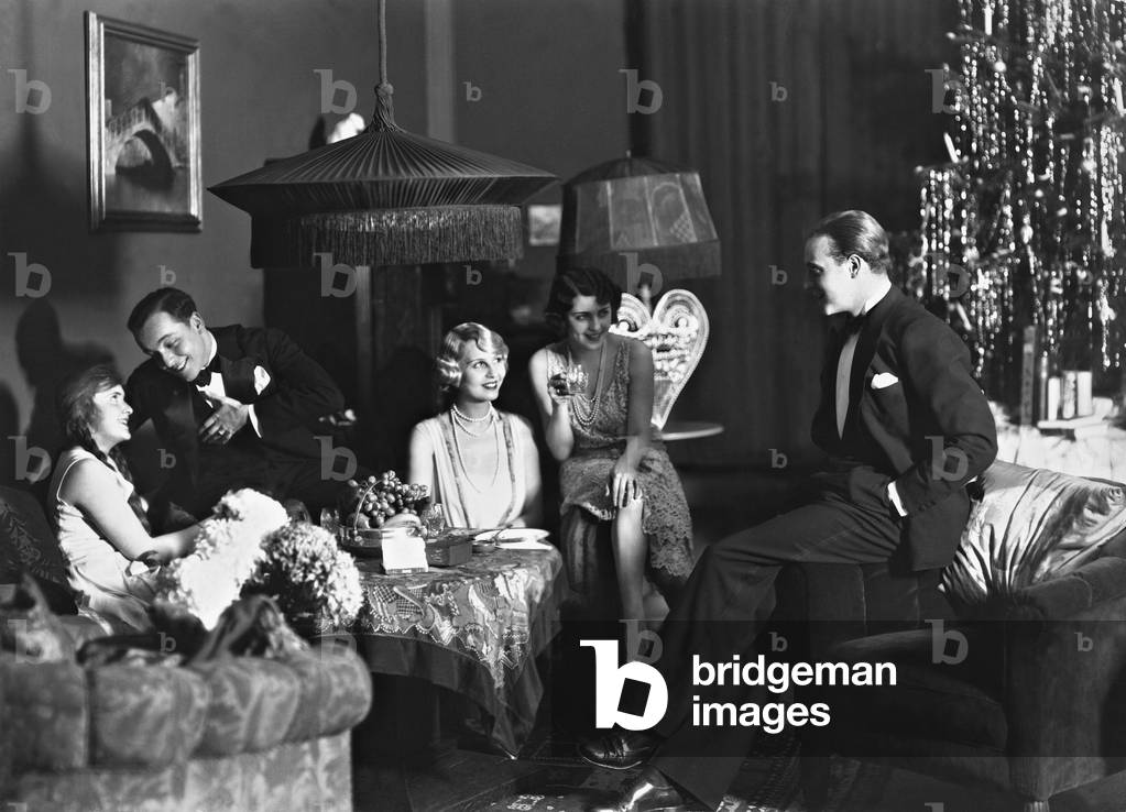 Actors on a stage in Berlin, among them Willy Fritsch, 1928 (b/w photo)