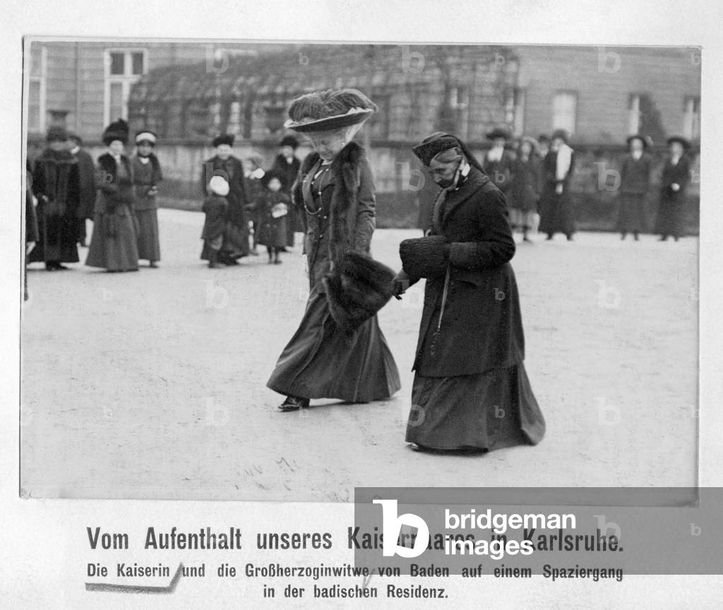 Augusta Victoria with Louise of Baden in Karlsruhe, 1913 (b/w photo)
