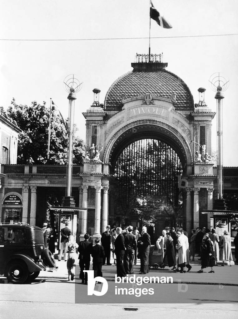 Entrance of the Tivoli (b/w photo)