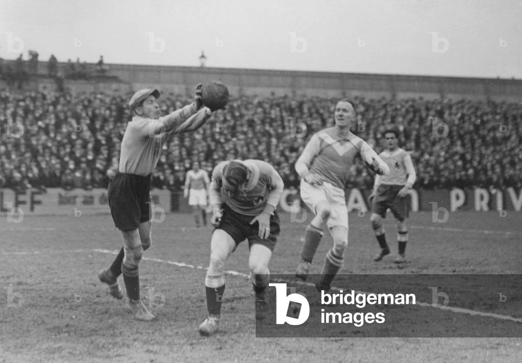 Soccer match between Tennis Borussia and Munich 1860, 1932 (b/w photo)