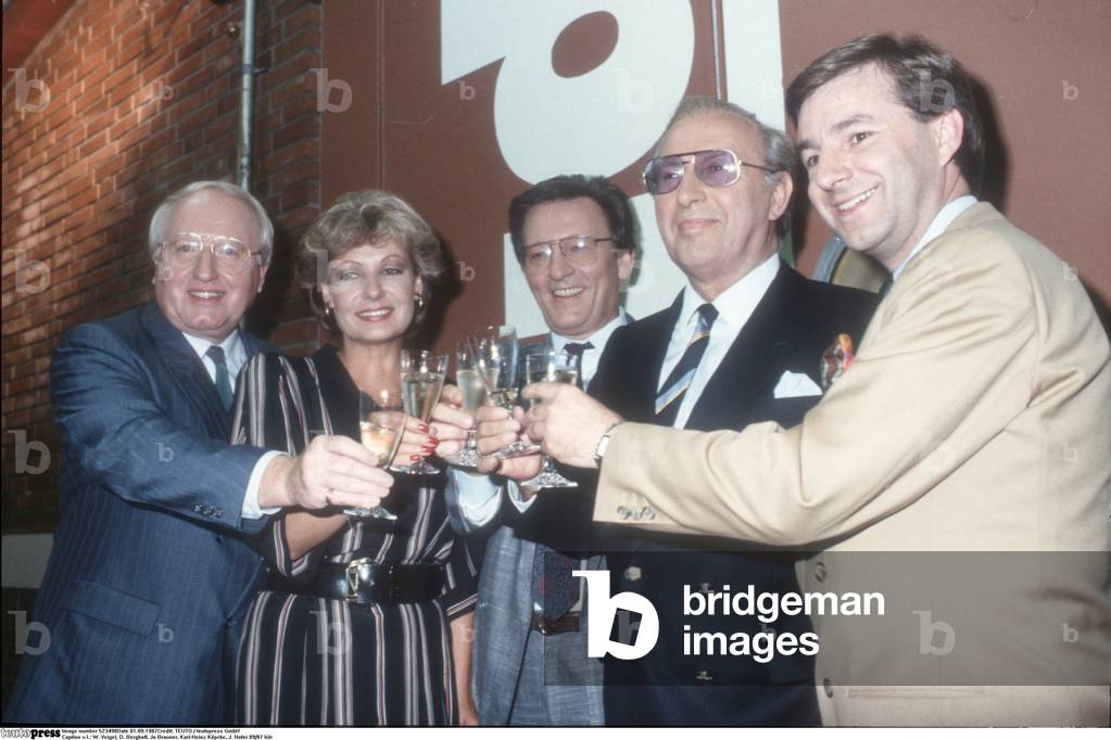 'Tagesschau' presenters, from left: Werner Veigel, Dagmar Berghoff, Jo Brauner, Karl-Heinz Köpcke and Jan Hofer, 1987 (photo)