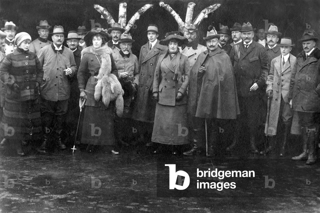 Wilhelm II as a hunting guest of Count Johannes von Francken-Sierstorpff, 1912 (b/w photo)