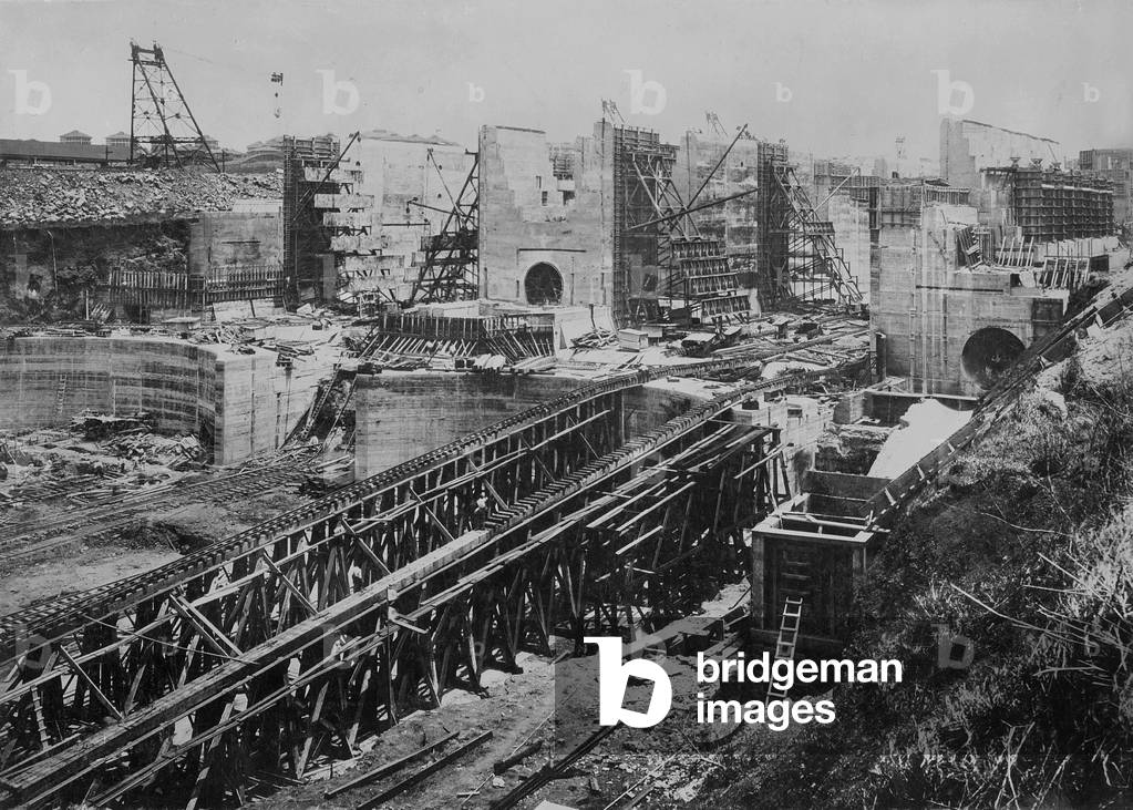 Construction of the Panama Canal, 1911 (b/w photo)
