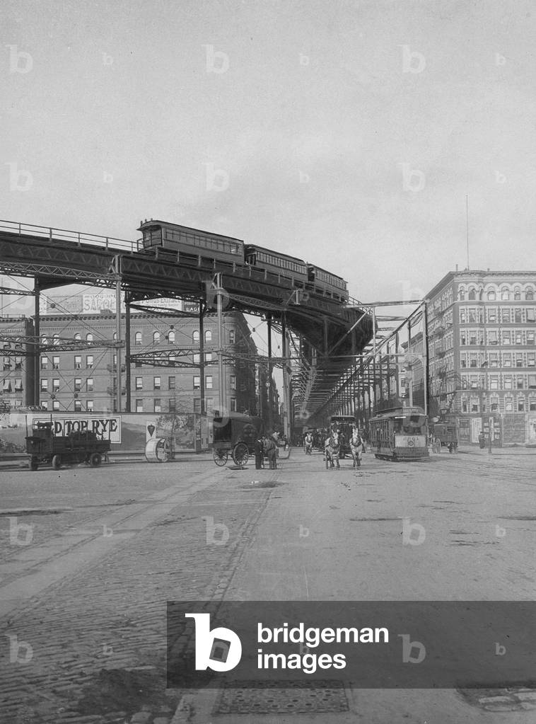 elevated railway in New York, 1908 (b/w photo)
