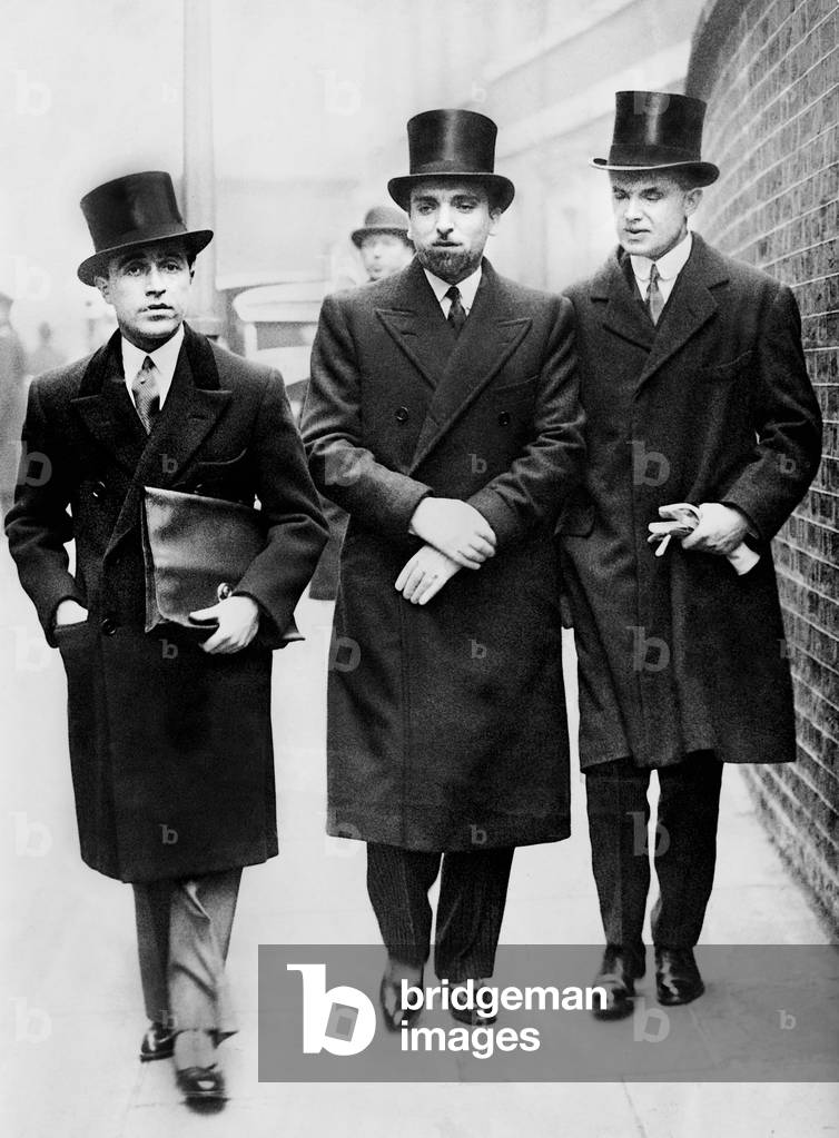 Dino Grandi in front of Downing Street number 10, 1930 (b/w photo)