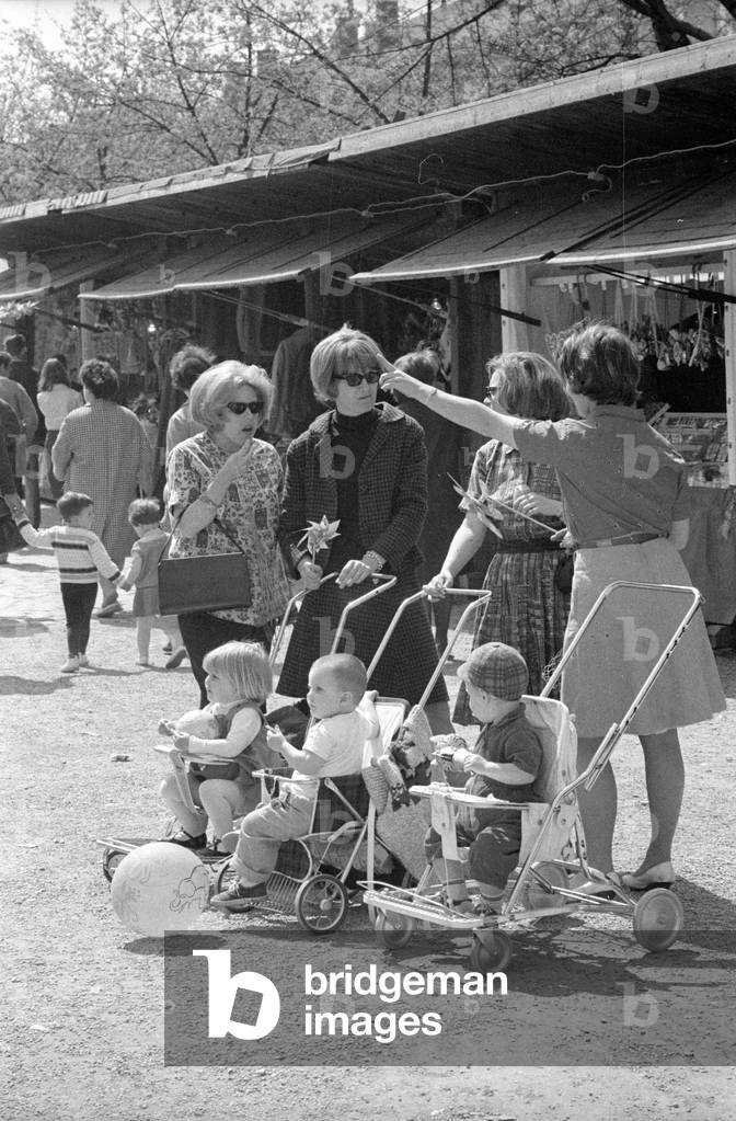 The Auer Dult in Munich, 1965 (b/w photo)