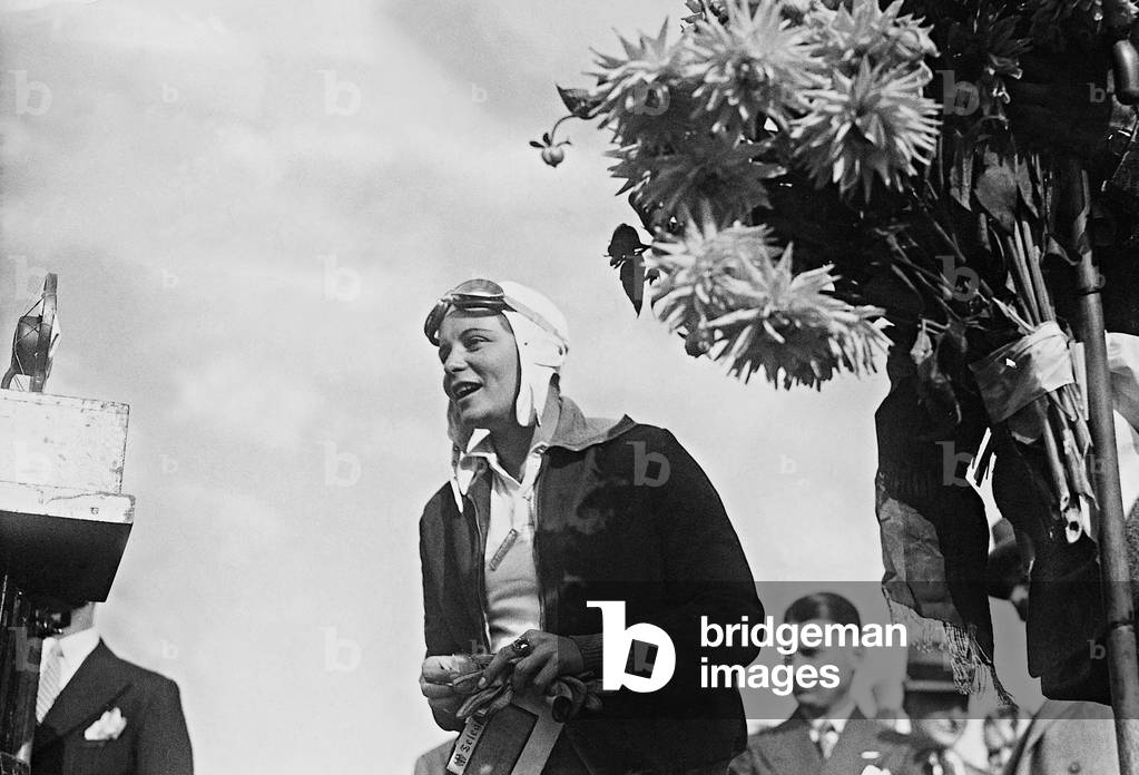 Elly Beinhorn at her arrival in Berlin, 1932 (b/w photo)