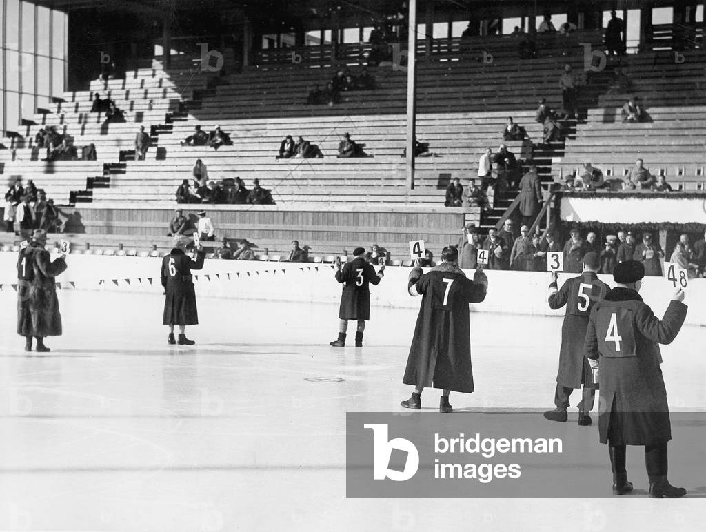 Figure skating at the Olympic winter gamees in Garmisch-Partenkirchen, 1936 (b/w photo)