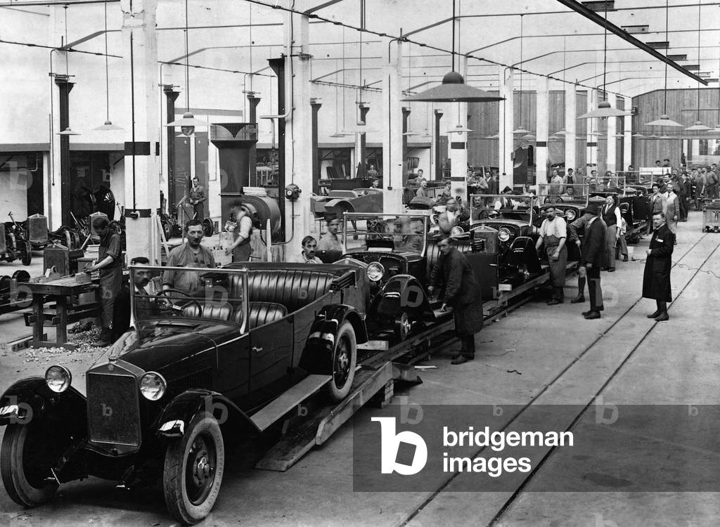Auto production in Steyr Works, 1926 (b/w photo)