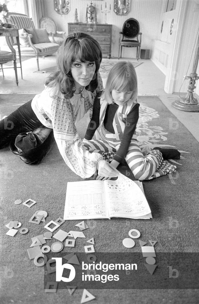 Petra Schürmann with daughter, 1974 (b/w photo)