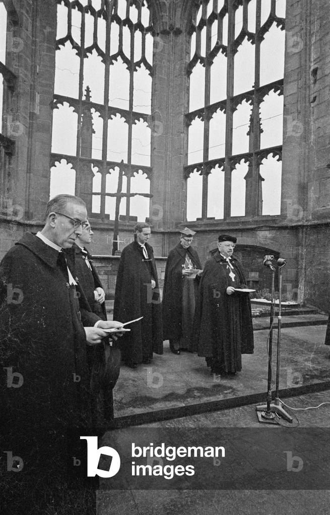 Otto Dibelius in Coventry, 1960 (b/w photo)