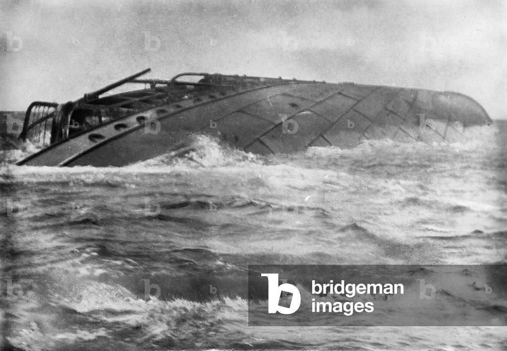 The auxiliary cruiser 'Kaiser Wilhelm der Grosse', 1914 (b/w photo)