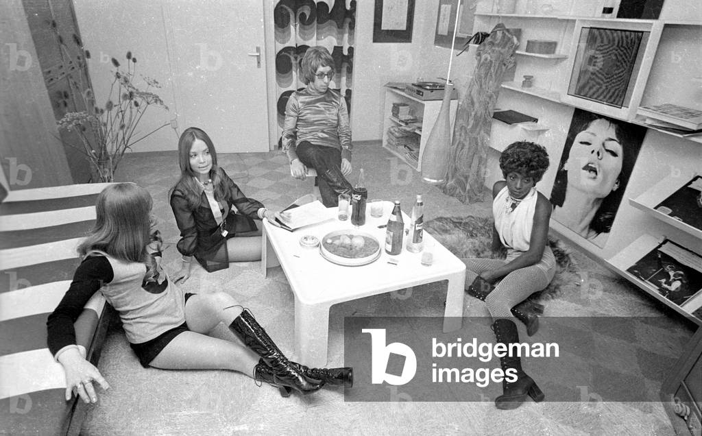 Models wearing hot pants, 1971 (b/w photo)