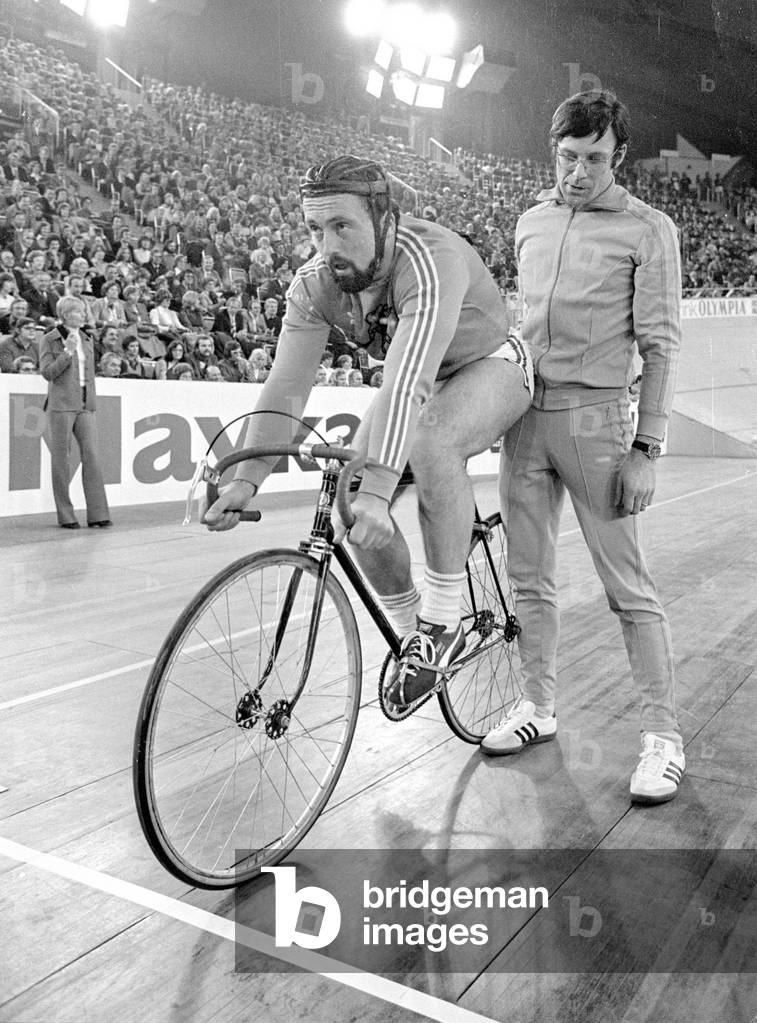 Klaus Wolfermann at the Sportpressefest (Sports Press Festival) in Munich, 1974 (b/w photo)
