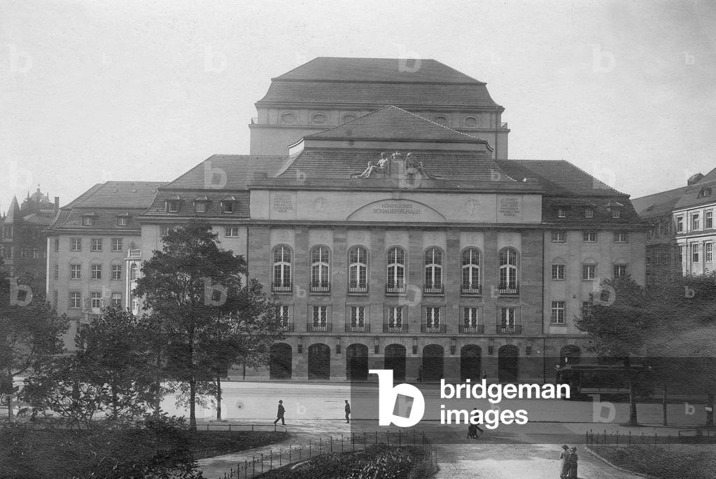 The Schauspielhaus in Dresden, 1921 (b/w photo)