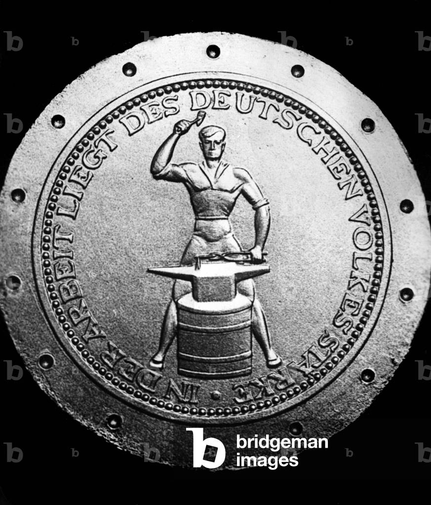Friedrich Ebert commemorative coin, 1928 (b/w photo)