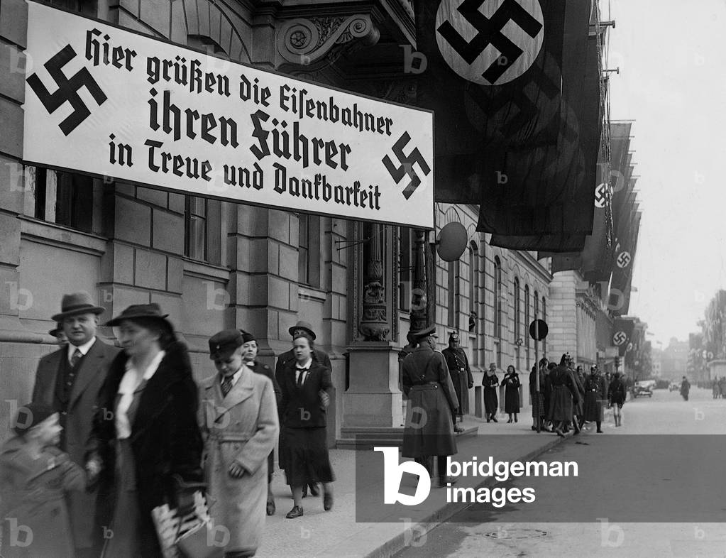 Railway workers greet 'their Fuehrer', 1938 (b/w photo)