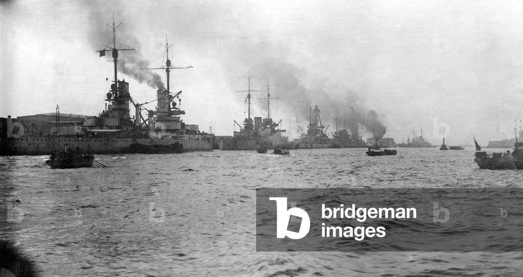 First World War: German High Seas Fleet waiting in their home bases (b/w photo)