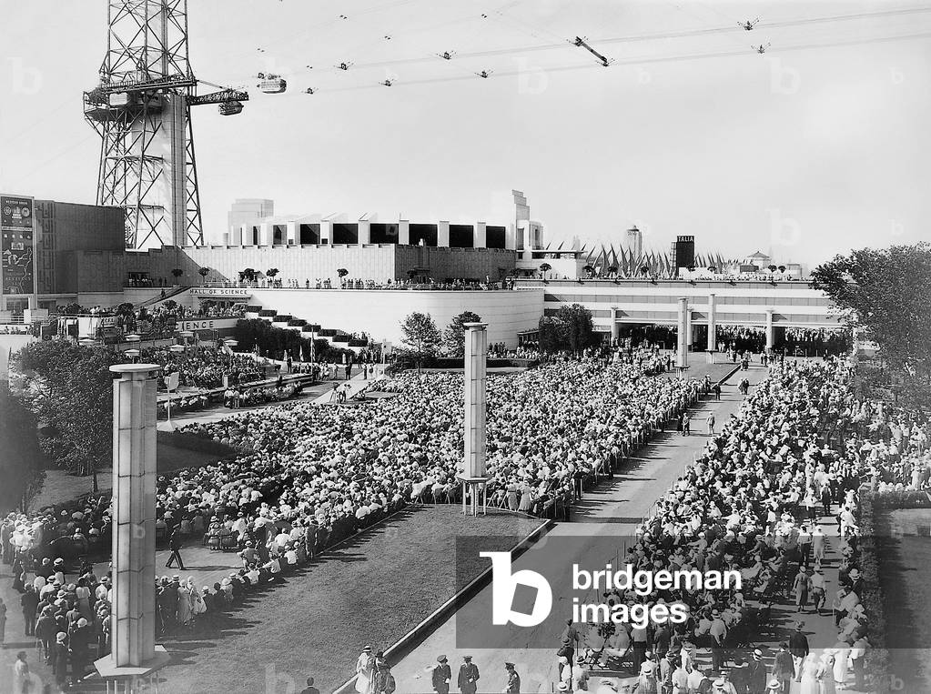 Hugh Johnson during a speech at the World Exhibition in Chicago, 1933 (b/w photo)