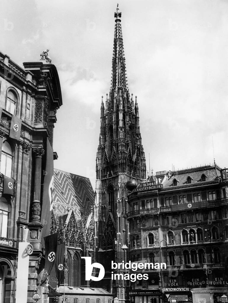 St. Stephan's Cathedral in Vienna after the annexation of Austria to the German Reich (b/w photo)