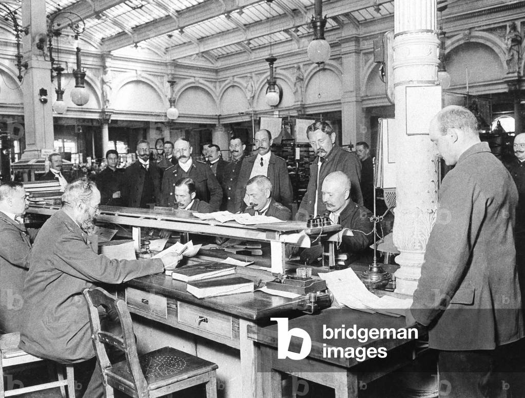 Main telegraph office in Berlin, 1909 (b/w photo)