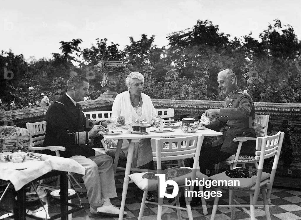Miklos Horthy with his wife Magda and adjutant (b/w photo)