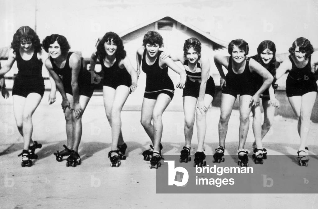 participants in a beauty pageant in San Diego, 1926 (b/w photo)
