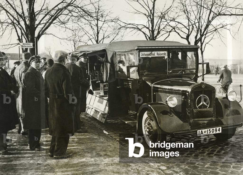 Omnibus line in Berlin, 1932