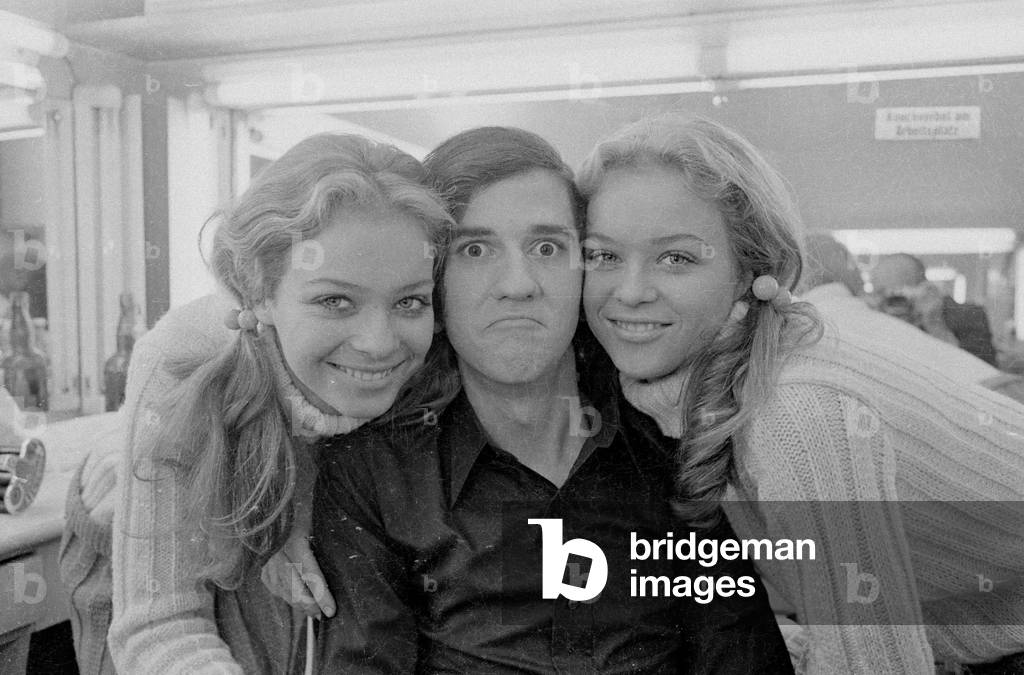 Ilja Richter and the Koenig twins, 1970 (b/w photo)