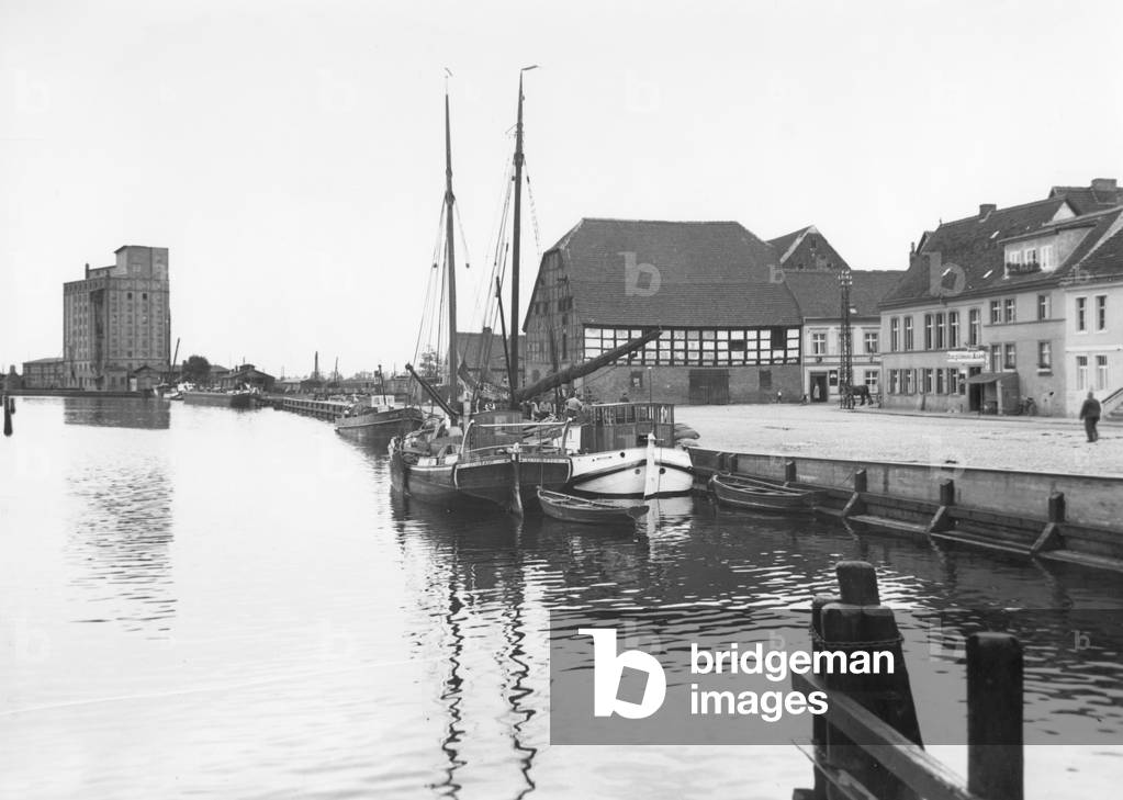 The harbour of Anklam, 1934 (b/w photo)