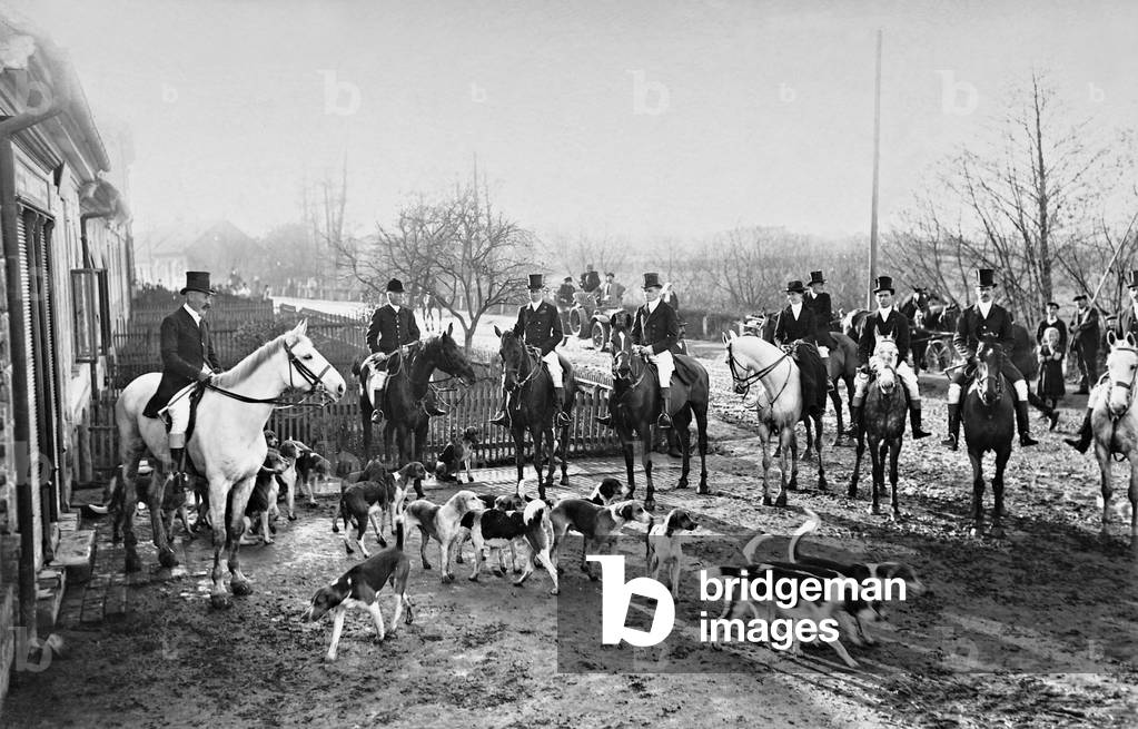 Noble hunting society, 1913 (b/w photo)