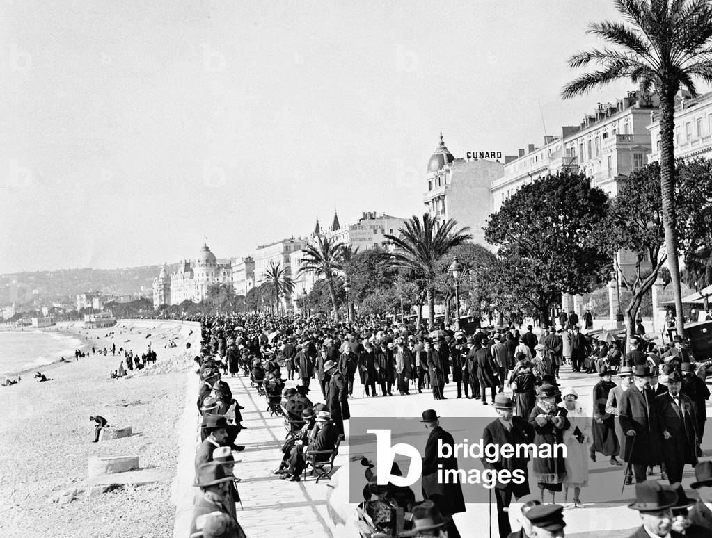 'Promenade of the English' in Nice (b/w photo)