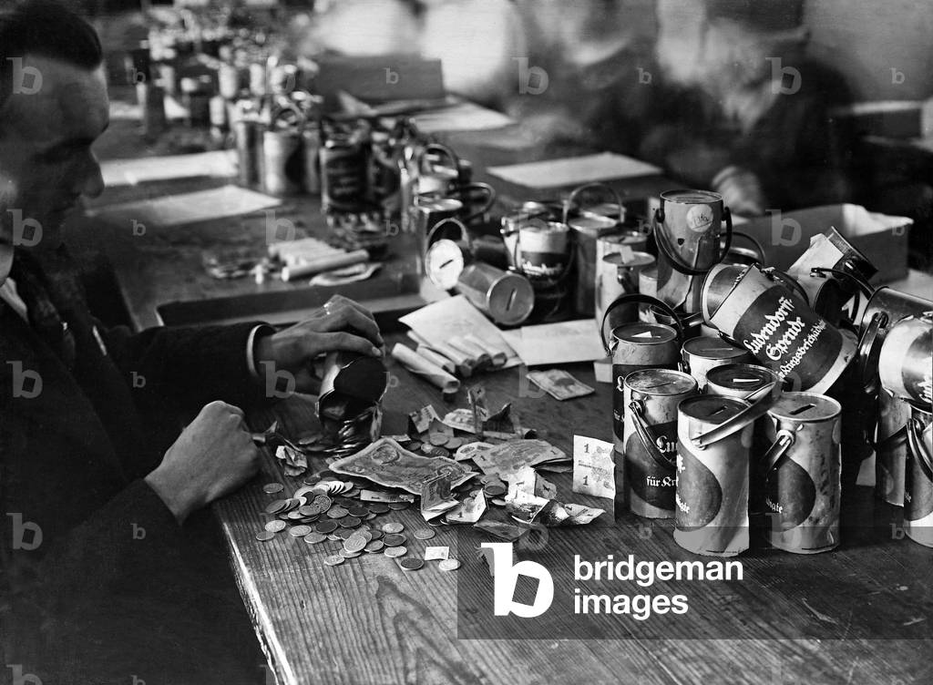 Ludendorff - fundraising, 1918 (b/w photo)