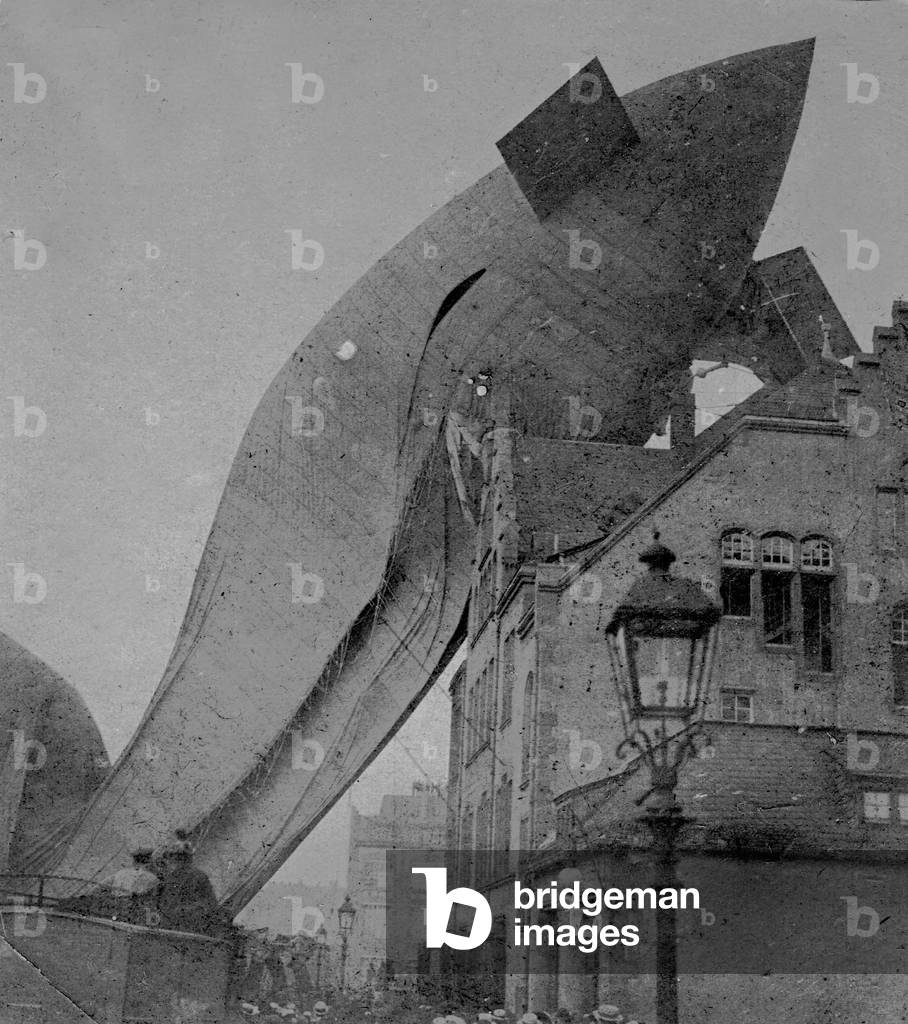 Crash of the blimp 'Parseval', 1909 (b/w photo)