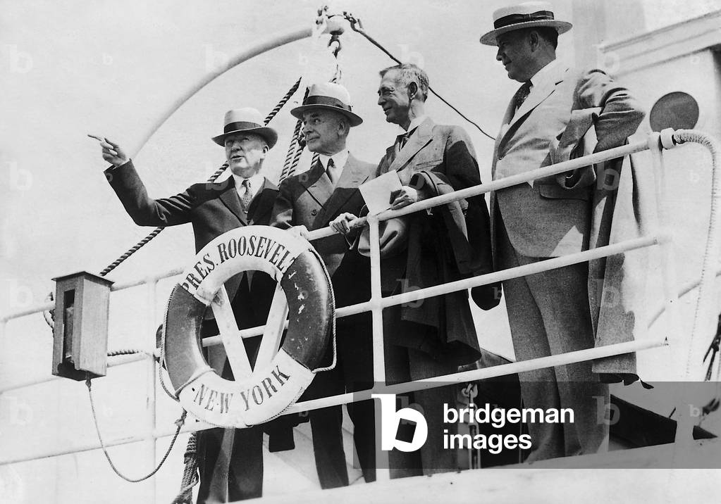 Arrival of the American delegation to the World Economic Conference in London, 1933 (b/w photo)