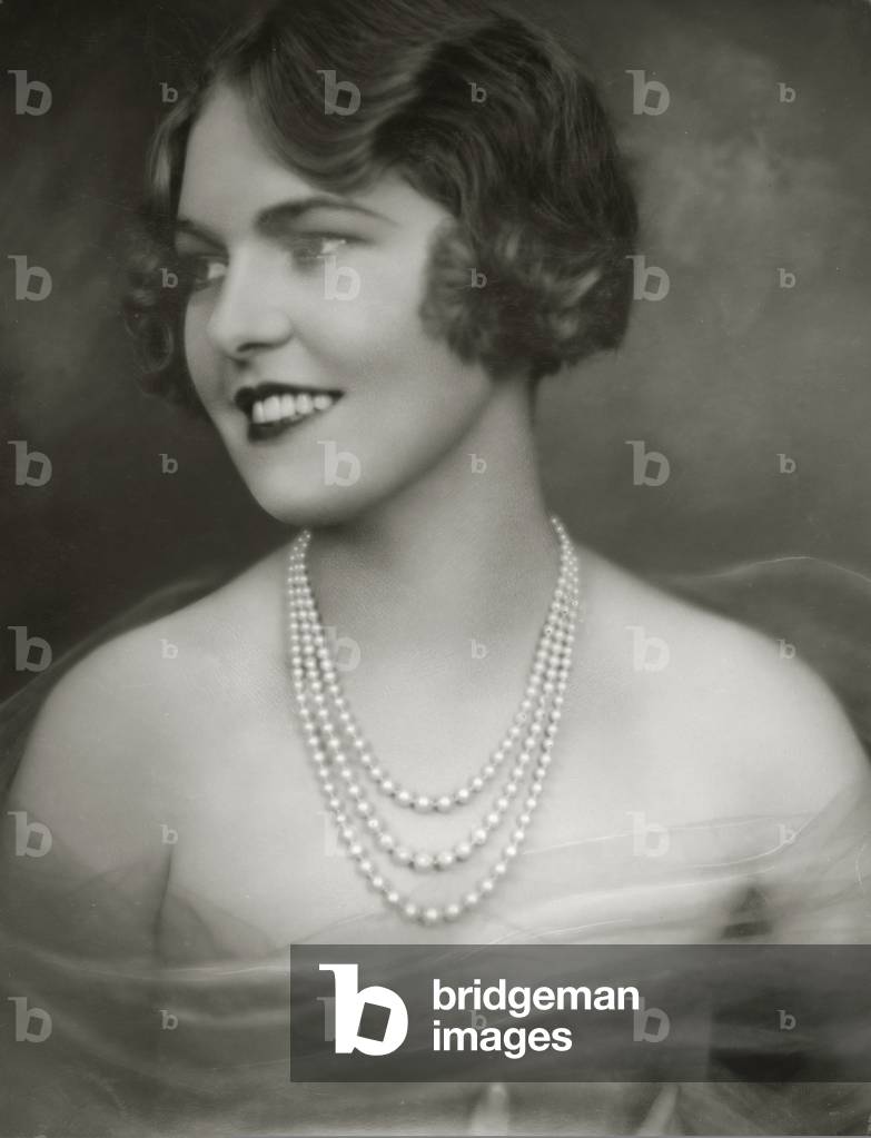 Portrait of a woman, 1926 (b/w photo)