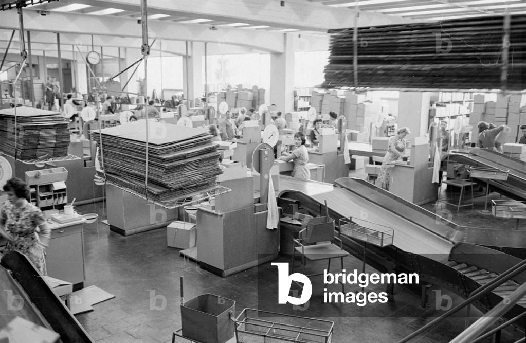 The mail-order company Quelle (b/w photo)