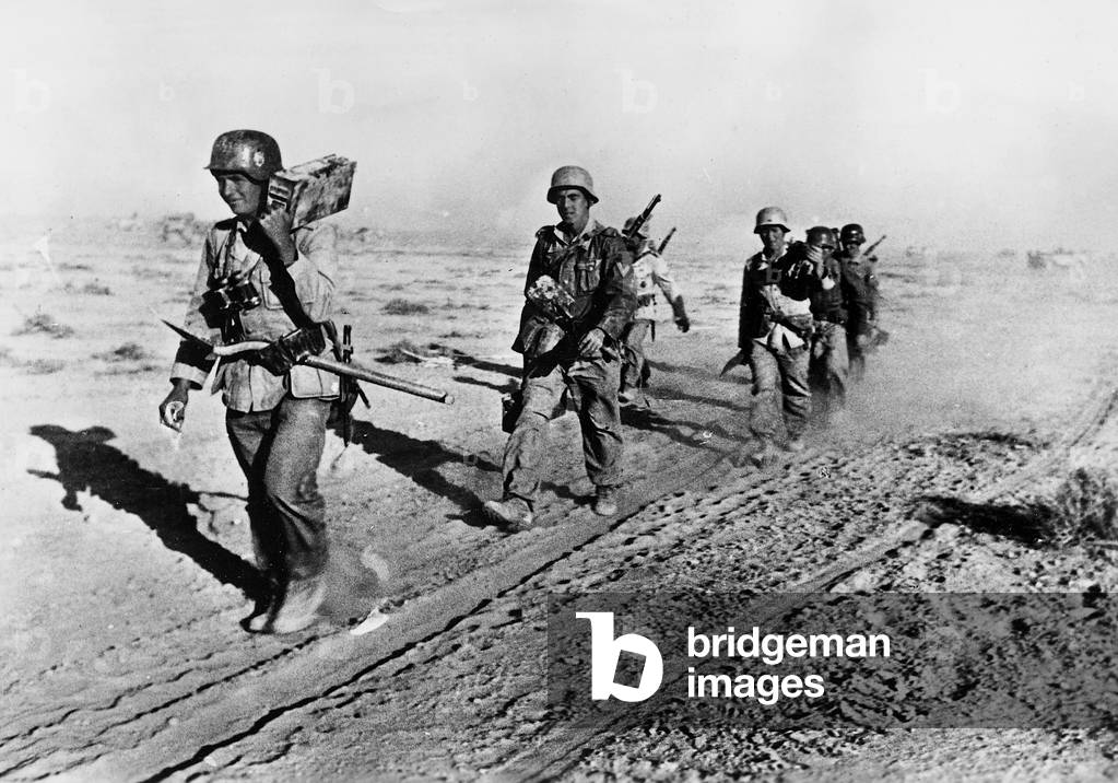 German pioneers in Africa, 1942 (b/w photo)