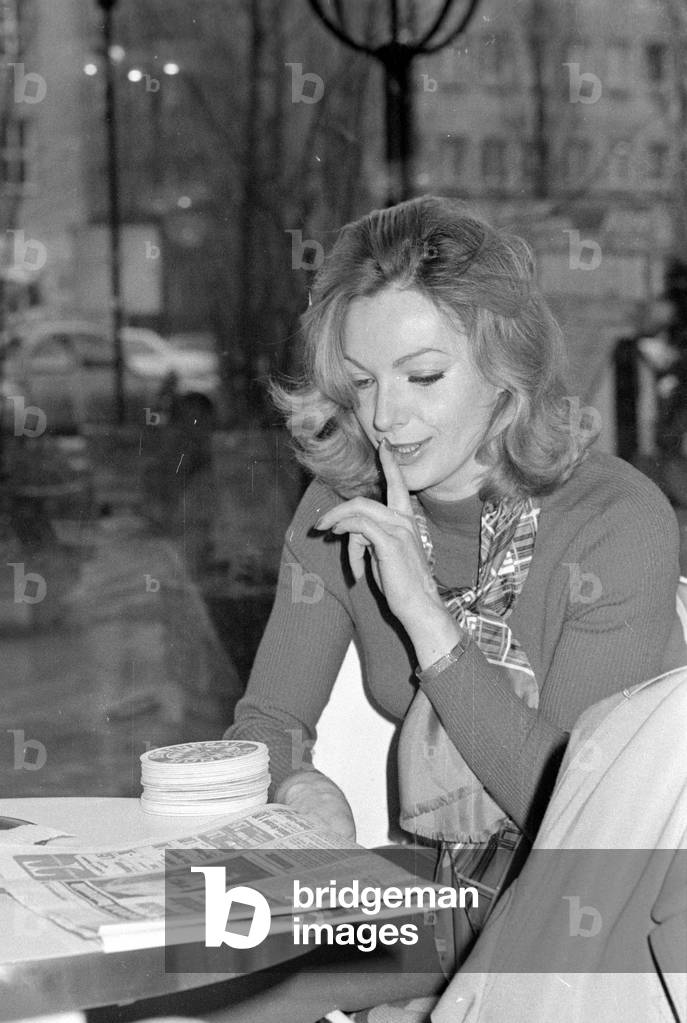 Maria Perschy in Munich, 1974 (b/w photo)