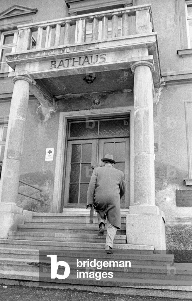 Teacher Rudolf Pikola becomes mayor, 1960 (b/w photo)
