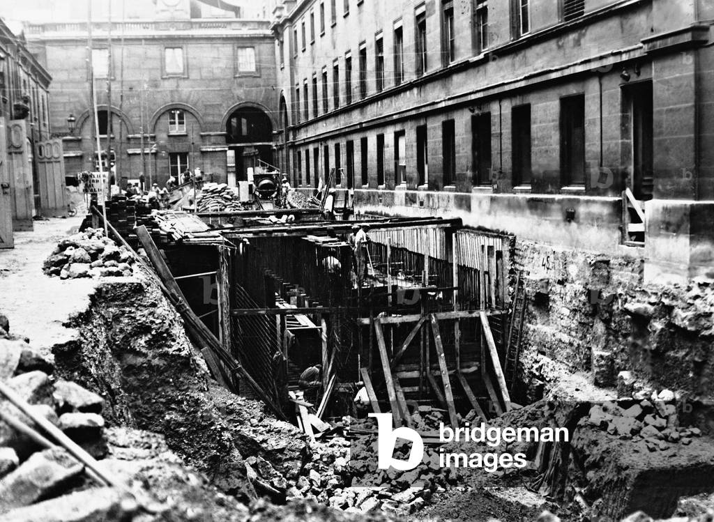 Construction site at the French Foreign Ministry, 1935 (b/w photo)