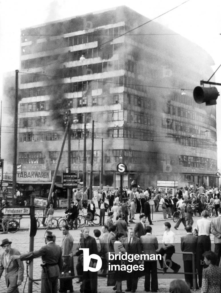 Insurrection anti communiste a East Berlin , 1953