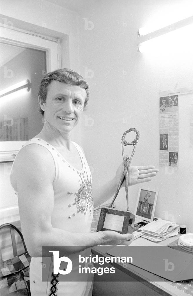 Tightrope artist in the circus, 1974 (b/w photo)