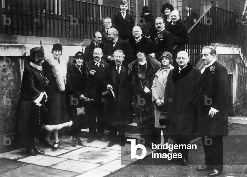Group photo after the signing of the Locarno Treaties in London, 1925 (b/w photo)