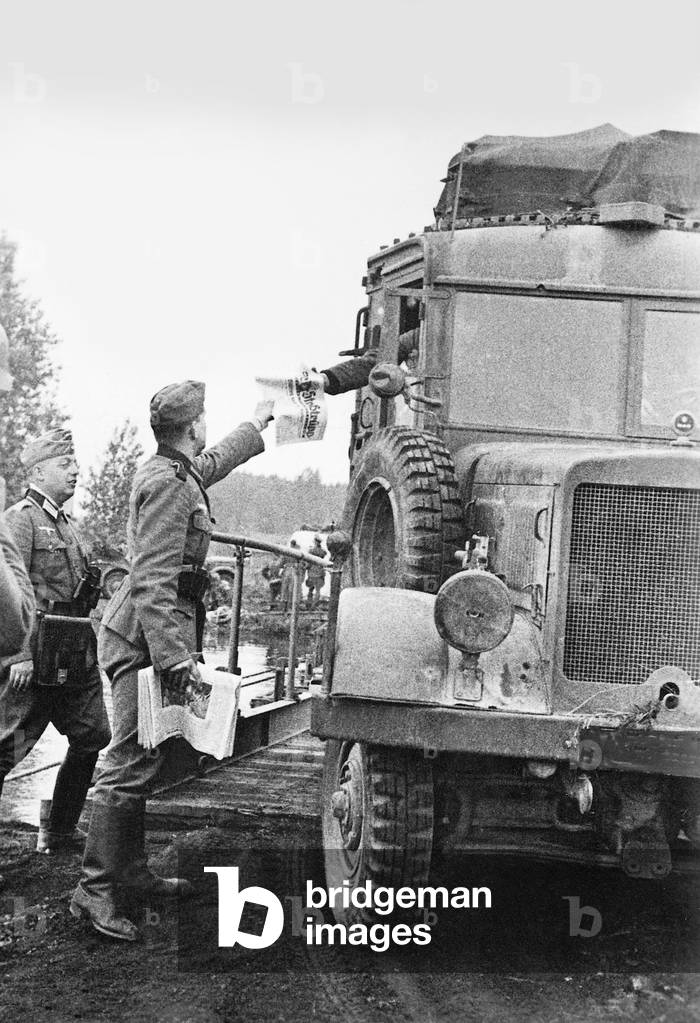 Distribution of the Propaganda Paper  'Der Stoßtrupp,' 1940 (b/w photo)