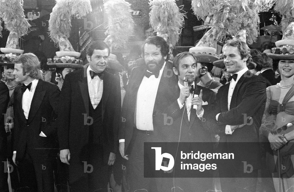 Fritz Wepper, Walter Giller, Bud Spencer and Terence Hill at the German Film Ball in Munich, 1974 (b/w photo)