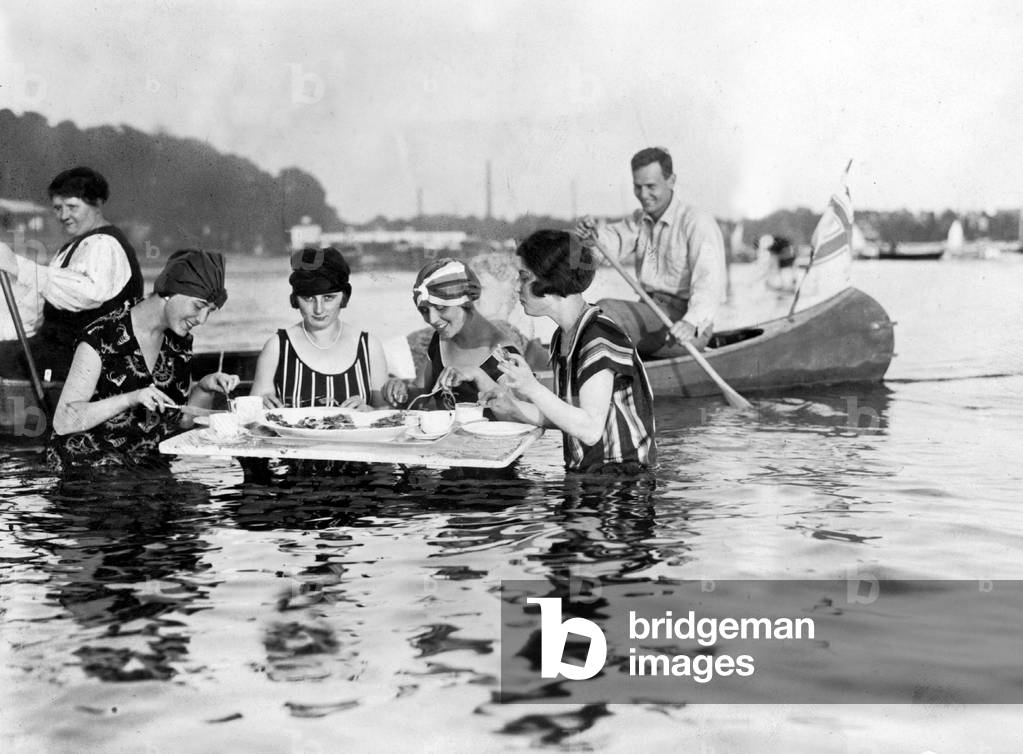 Swimming vacation, 1925 (b/w photo)