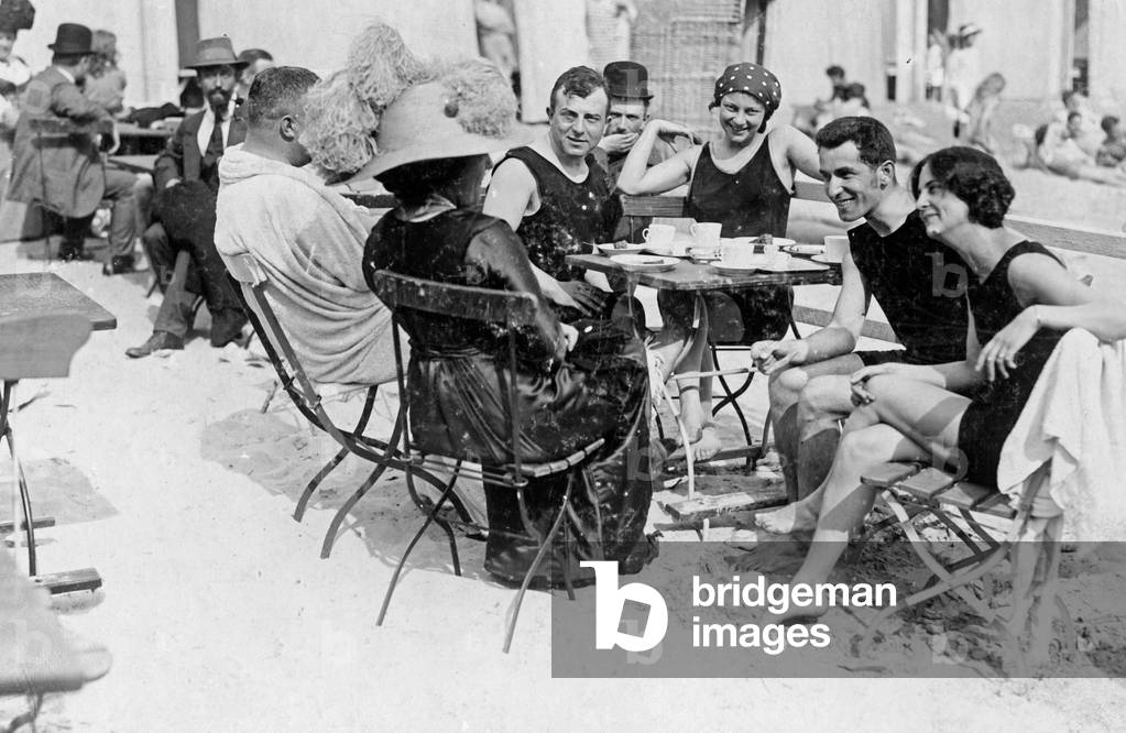 Bathers in the Familienbad Wannsee 1911
